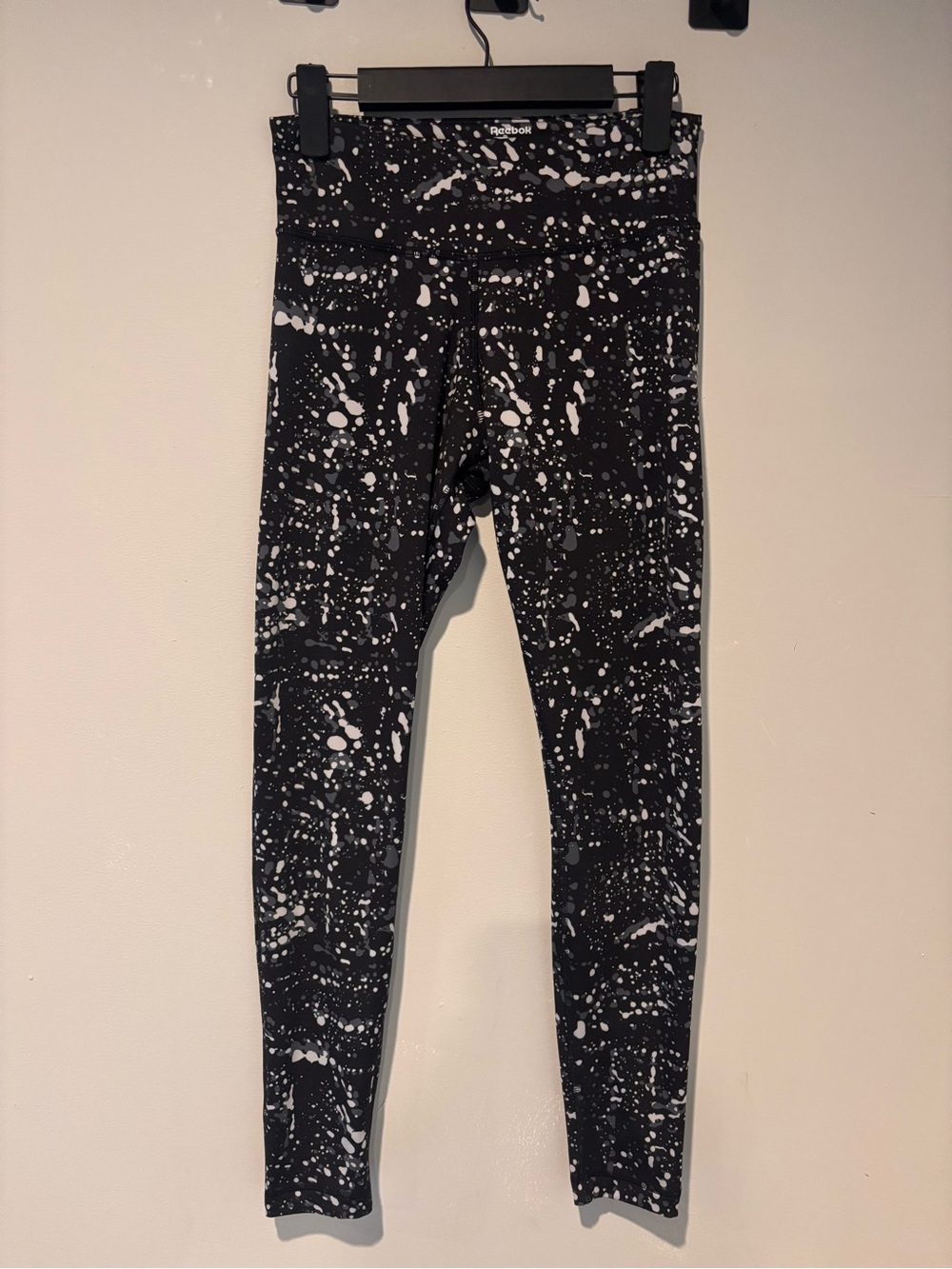 Reebok Black Leggings with White & Gray Splatter Print